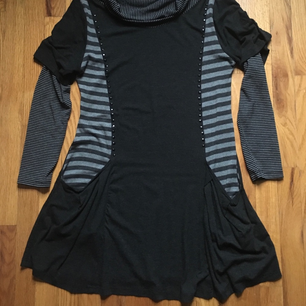 Dress - Picture 14 of 16